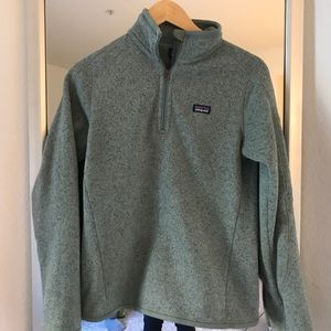 Green Patagonia better sweater